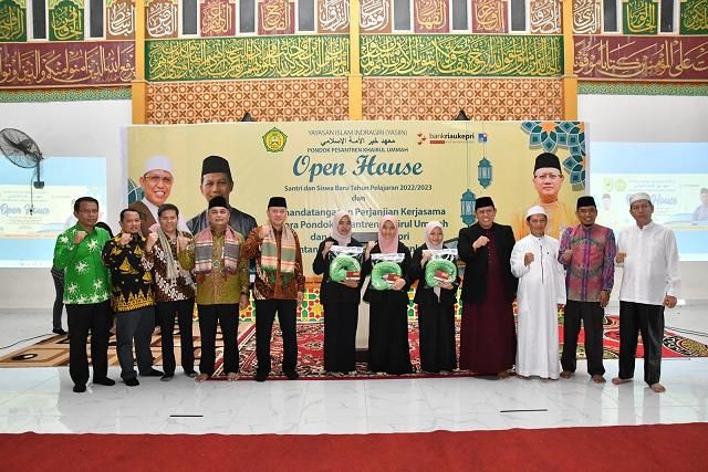 Konversi Syariah Disetujui, Bank Riau Kepri Gelar Roadshow ke Pondok Pesantren