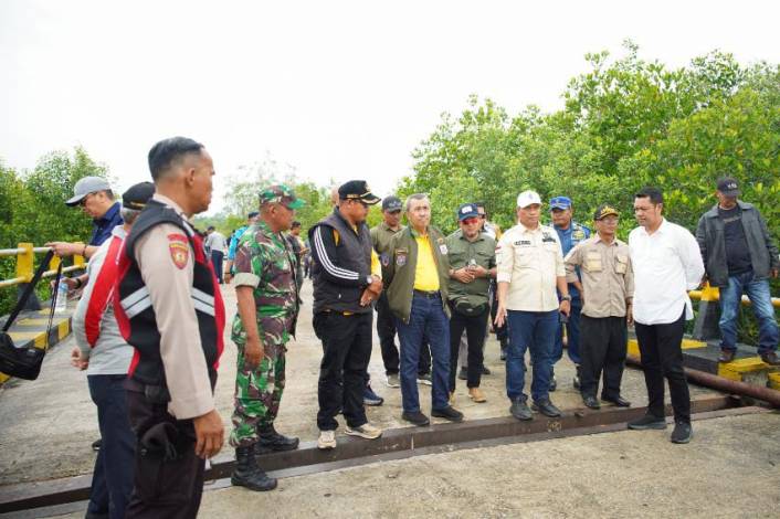 Jembatan Perawang di Meranti yang Roboh Diperbaiki Tahun Depan