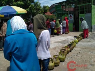 Pemprov Riau Akui Kelangkaan Gas Elpiji 3 Kg di Daerah Perbatasan Sulit Diatasi
