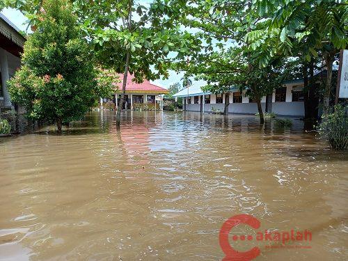 Banjir Mulai Surut, Warga Pekanbaru Diingatkan Tetap Waspada