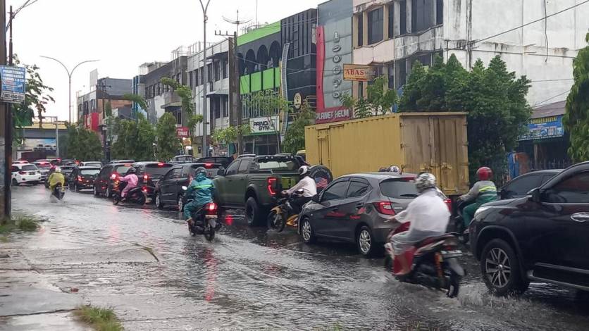Antisipasi Banjir di Pekanbaru, Sekda Riau Minta PUPR Manfaatkan Program Padat Karya