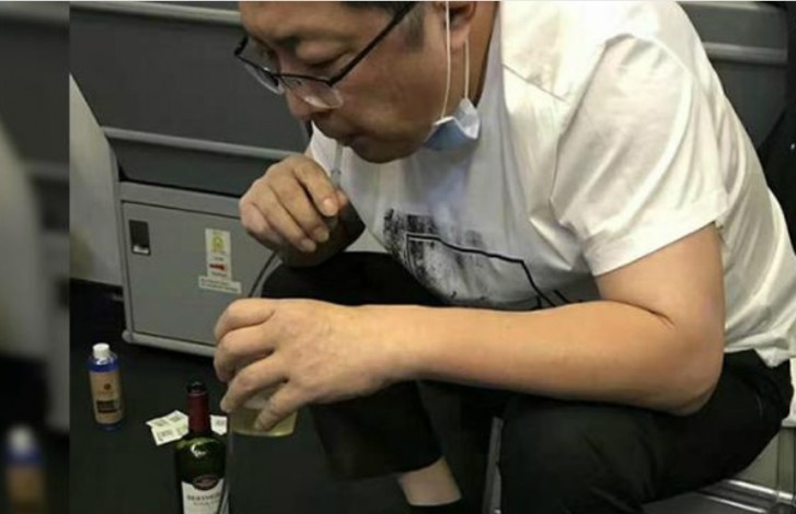 Heroik, Dokter Ini Sedot Urine dari Kandung Kemih Lansia yang Nyaris Pecah di Pesawat