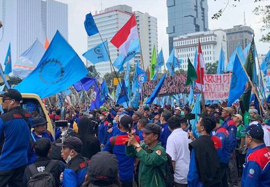 Agar Buruh Tak Demo Berkepanjangan, Para Gubernur Diminta Naikkan UMP 2023 10 Persen