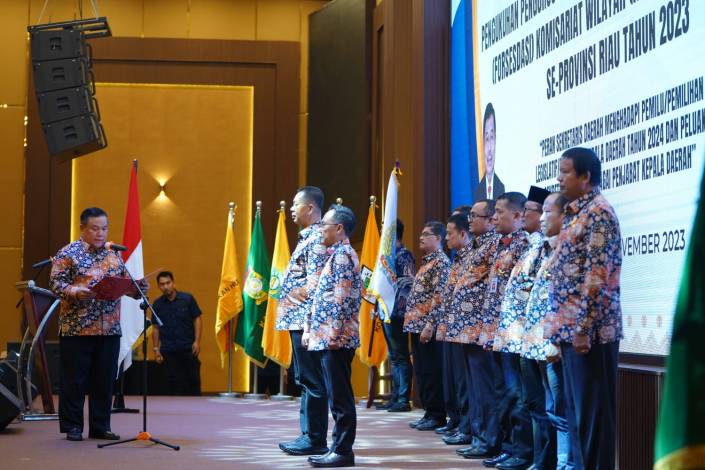 Dihadiri Sekjen Kemendagri, SF Hariyanto Kukuhkan Pengurus Forsesdasi Komwil Kabupaten Kota se-Riau
