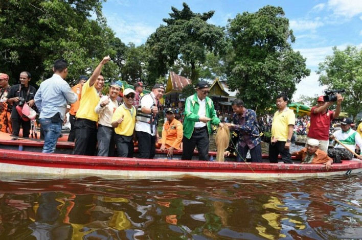 Hadiri Festival Danau Bokuok, Gubernur Ajak Masyarakat Bersinergi Kembangkan Sektor Pariwisata