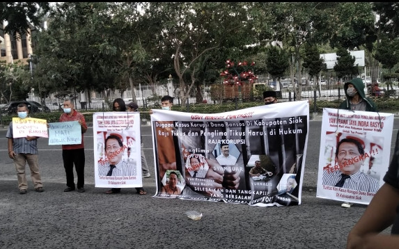 Pendemo Kembali Minta Kejati Riau Periksa Gubernur Syamsuar