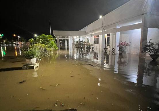 Pagi Ini Surut, BPBD Inhil Imbau Masyarakat Tak Tinggalkan Rumah saat Banjir Rob