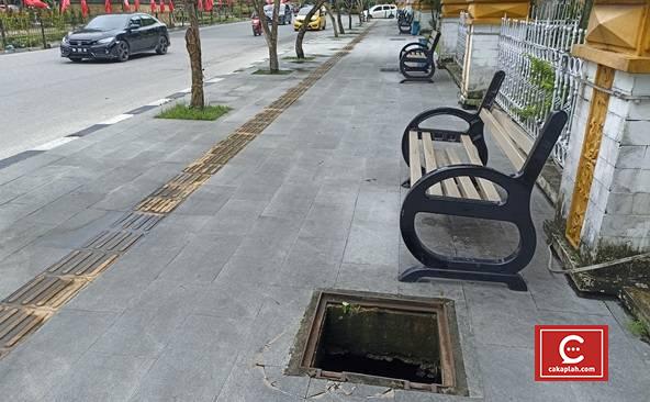 Tutup Gorong-gorong di Pedestrian Jalan Sudirman Digondol Maling