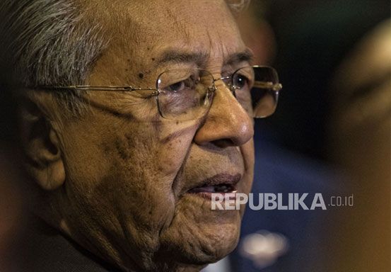 Mahathir Kesal Bangsa Melayu Masih Tertinggal