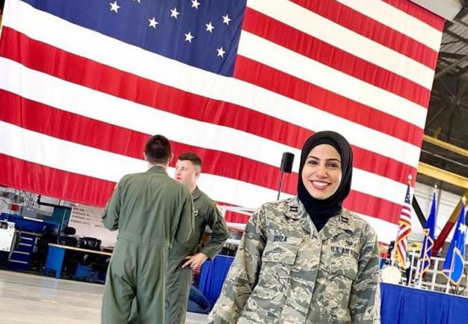 Hebat, Wanita Ini Jadi Anggota Militer AS Berhijab Pertama