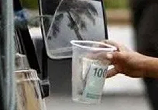 Miris, Anak-anak Dimanfaatkan Cari Uang di Jalanan di Tengah Ancaman Corona
