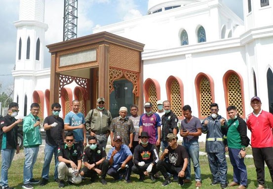 Cegah Virus Corona, PKB Riau Kembali Lakukan Penyemprotan Disinfektan di Masjid