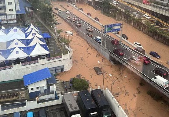 Kuala Lumpur Kembali Dilanda Banjir Bandang