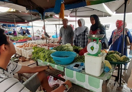 Sidak ke Pasar, Kata Anggota DPRD Riau Harga Sembako Sudah Stabil