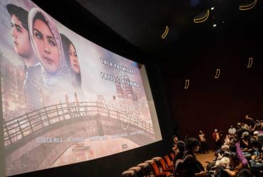 MAXstream berkolaborasi dengan Viera dan PT Melon Indonesia merilis film orisinal berjudul Mengejar Surga