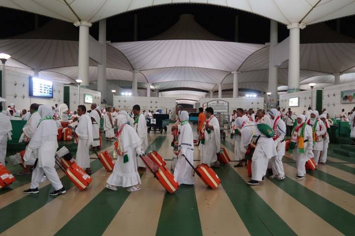 Jemaah Indonesia Kelaparan saat Delay, Saudi Airlines Minta Maaf