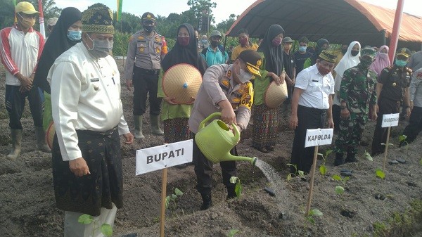 Kapolda Riau Canangkan Jaga Kampung di Koto Gasib Siak