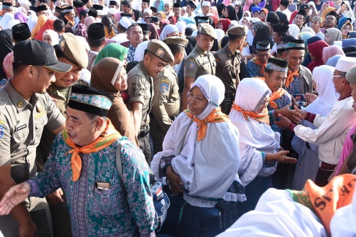 JCH Kloter 8 Bengkalis Berangkat ke Batam, Isak Tangis Pecah