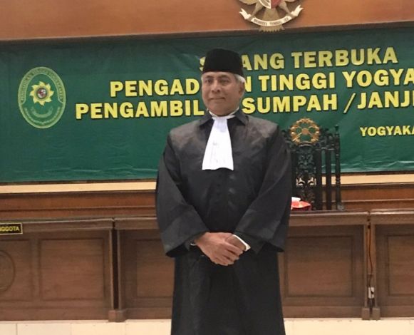 DR Zulkarnain Kadir Resmi Sandang Profesi Advokat
