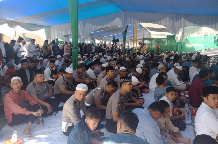Tiga Artis Hadir di Tabligh Akbar di Masjid Raudhatush Shalihin Pekanbaru