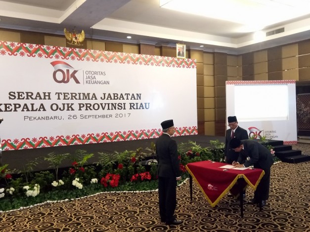 Jabatan Kepala OJK Riau Diserahterimakan