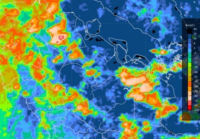 Waspada!! Malam Ini Hujan Deras Disertai Petir Terjadi di Pekanbaru