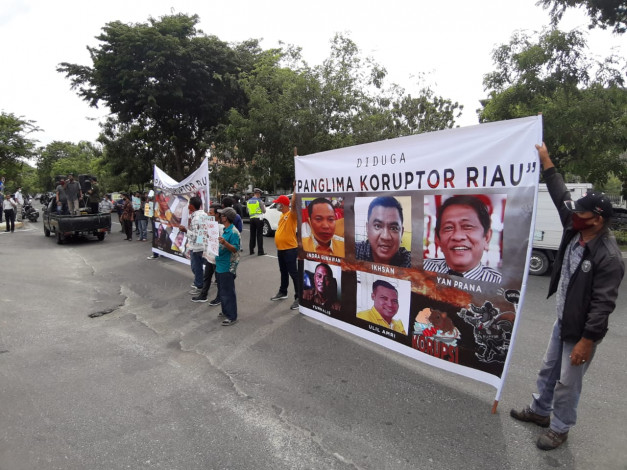 Pendemo Desak Kejati Tetapkan Tersangka Korupsi Bansos di Siak Tahun 2014-2019