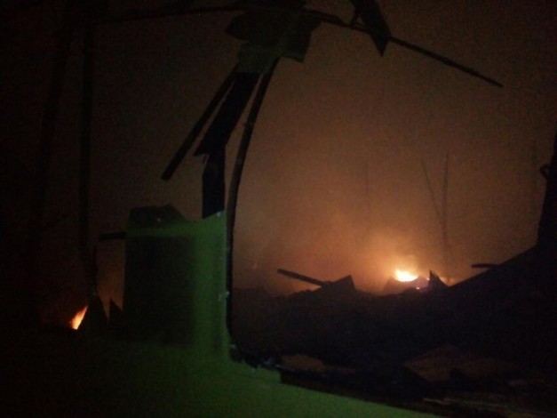 Kebakaran Hebat di Belakang Kedai Buah Arengka, 9 Ruko Tinggal Puing