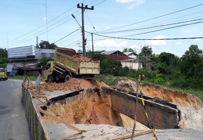 PUPR Riau Baru Dapat Anggaran, Perbaikan Jalan Lintas Timur yang Amblas Selesai Desember