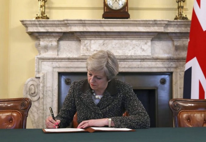 PM Inggris Buat Surat Terbuka Minta Dukungan untuk Brexit