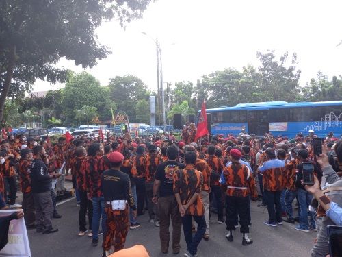 Demo ke DPRD Riau, Pemuda Pancasila Tuntut Permintaan Maaf Junimart Girsang