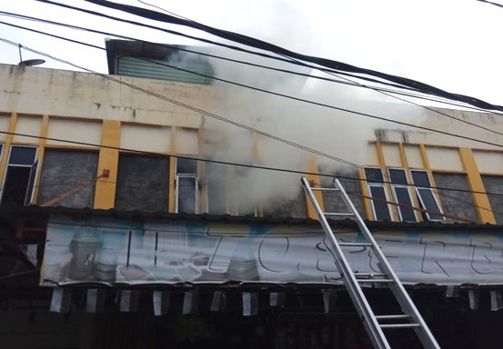 Toserba di Jalan Bukit Barisan Terbakar, 8 Unit Mobil Pemadam Dikerahkan