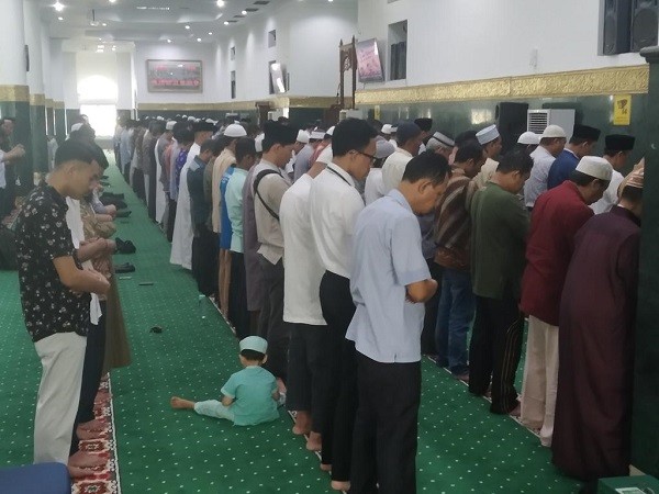 Ratusan Umat Muslim Pekanbaru Laksanakan Shalat Gerhana
