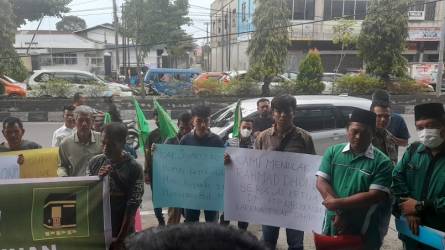 Setelah Pelalawan, Kini Giliran Kader Bengkalis Demo di DPW PPP Riau