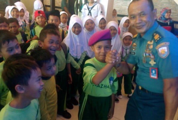 Cerita Unik Siswa SD Islam Al-Ashar 42 Bintan Kunjungi Mako Lantamal IV Tanjungpinang