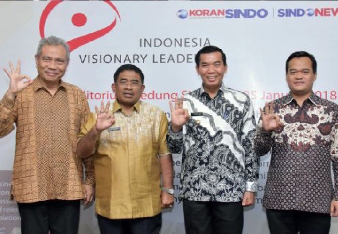 Firdaus Terima Penghargaan Pemimpin Visioner Indonesia