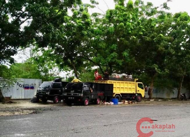 DLHK Baru Tahu ada Bongkar Muat Sampah di Jalan Diponegoro Ujung