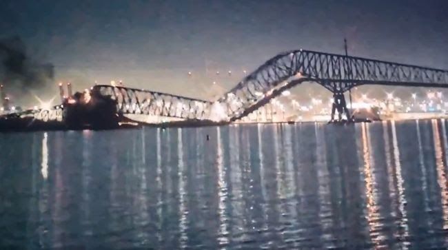 Jembatan di Baltimore AS Ambruk Usai Ditabrak Kapal Kargo