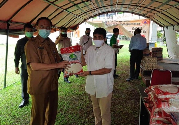 Hiswana Migas Riau Serahkan Bantuan Sembako ke Pemko Pekanbaru