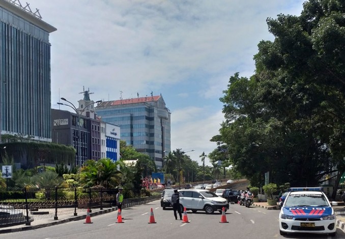Mulai Hari Ini, Jalan Sudirman dan HR Subrantas Ditutup Hingga Siang