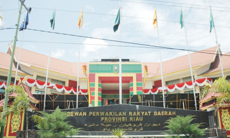 Tak Berniat Gunakan Hak Interpelasi, Fraksi-Fraksi DPRD Riau Sarankan Beberapa Hal Ini ke Gubri
