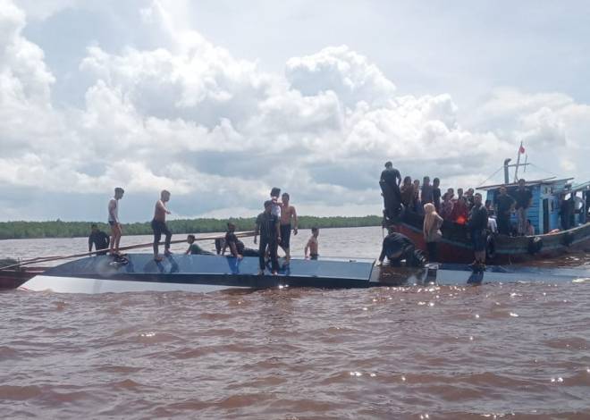 Bawa 51 Penumpang, Speedboat dari Tembilahan ke Tanjung Pinang Terbalik
