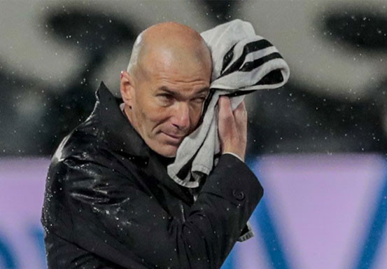 Zinedine Zidane Mundur dari Real Madrid