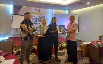 Parlemen Terpilih Didorong Kawal Transisi Energi Terbarukan dan Perbaikan Lingkungan di Riau