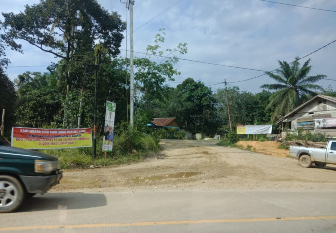 Muncul Spanduk Warga Desa Seluti di Inhu Tolak HGU PT Gandaera Hendana
