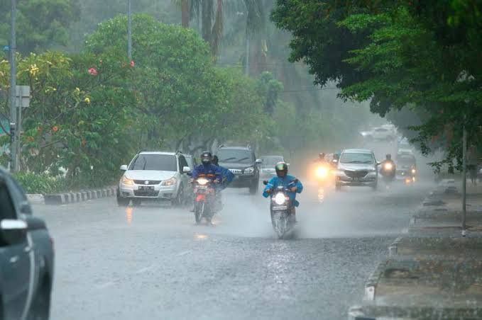 Waspada! Sore Hingga Malam Ini sebagian Wilayah Riau Diprediksi Hujan Deras, Ini Rinciannya