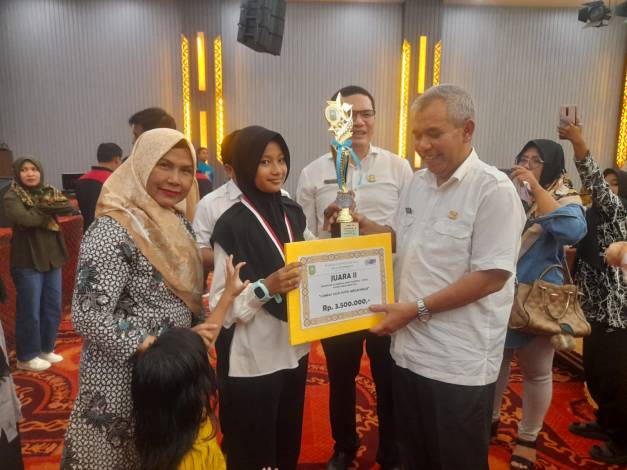 Muthia Syakira Kembali Rebut Medali Perak Lompat Jauh