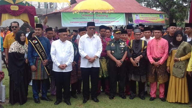 Gubernur Minta Anggota DPRD Riau Kawal Usulan Masyarakat Tapung