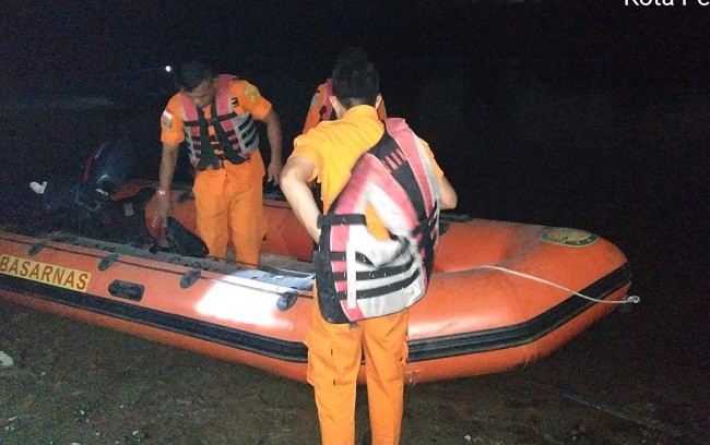 Siswa SD Hilang Terseret Arus Pasang saat Mandi di Sungai Siak