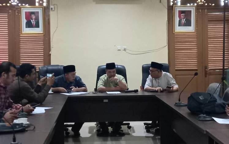 LAMR Beri Gelar Adat Datuk Seri Jaya Perkasa Setia Negeri untuk Kapolda Riau
